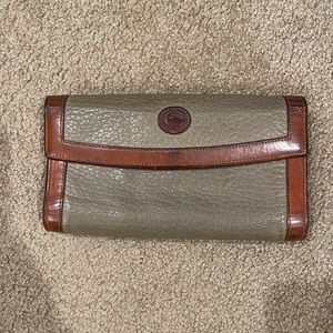 Dooney & Bourke wallet